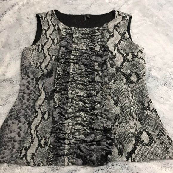 Women’s Pullover Sleeveless Top. EUC. - Picture 1 of 3